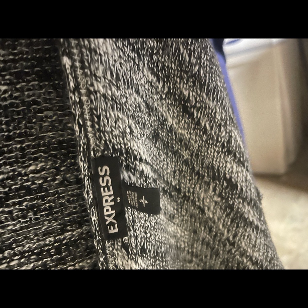 Express size Small sweater - Picture 2 of 4